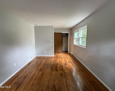 5 Dowling Road - Photo Thumbnail 11