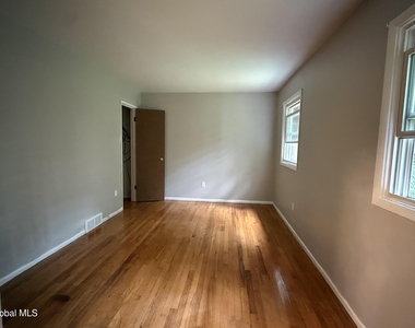 5 Dowling Road - Photo Thumbnail 7