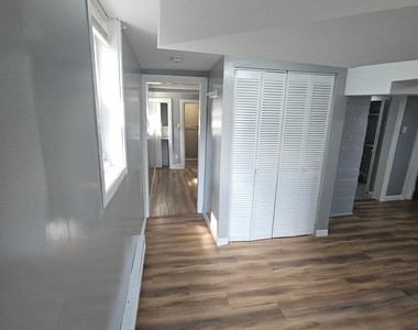 582 Mereline Avenue - Photo Thumbnail 8