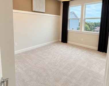 220 Lyla Lane - Photo Thumbnail 13