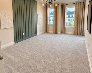 220 Lyla Lane - Photo Thumbnail 9