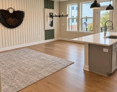 220 Lyla Lane - Photo Thumbnail 4