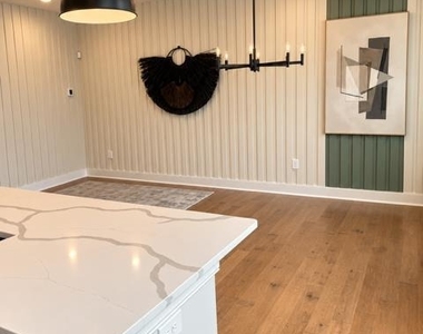220 Lyla Lane - Photo Thumbnail 5