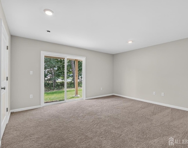 139 Essex Drive - Photo Thumbnail 17