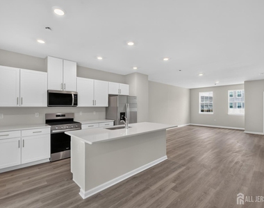 139 Essex Drive - Photo Thumbnail 8
