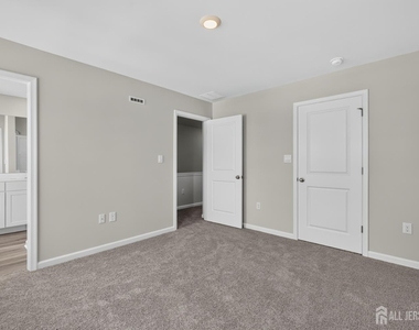 139 Essex Drive - Photo Thumbnail 43