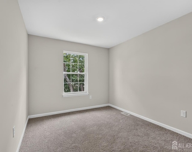 139 Essex Drive - Photo Thumbnail 29