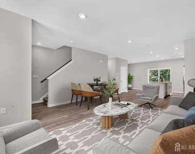139 Essex Drive - Photo Thumbnail 15
