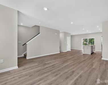 139 Essex Drive - Photo Thumbnail 9
