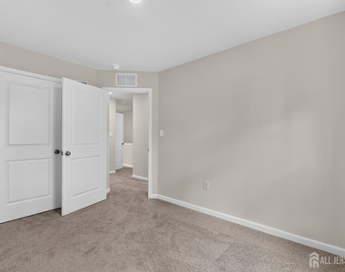 139 Essex Drive - Photo Thumbnail 30
