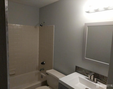 4805 Ravens Crest Drive - Photo Thumbnail 5