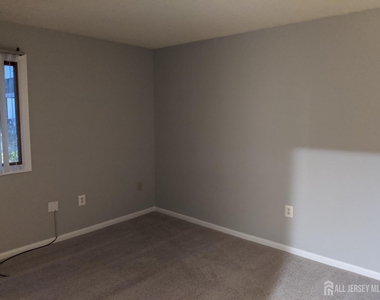 4805 Ravens Crest Drive - Photo Thumbnail 7