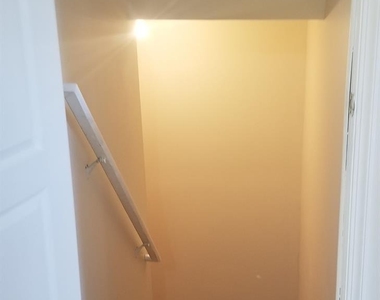 327 Hawthorne Road - Photo Thumbnail 7