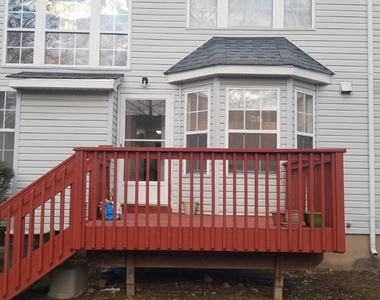 327 Hawthorne Road - Photo Thumbnail 3