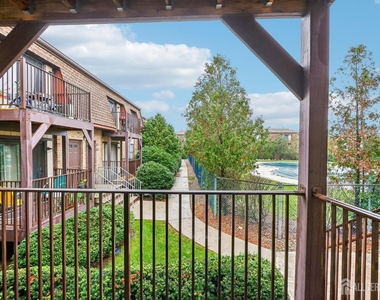 1203 N Oaks Boulevard - Photo Thumbnail 18
