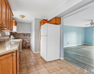 1203 N Oaks Boulevard - Photo Thumbnail 8