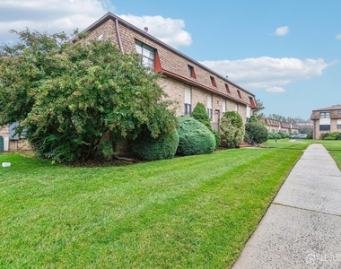 1203 N Oaks Boulevard - Photo Thumbnail 1