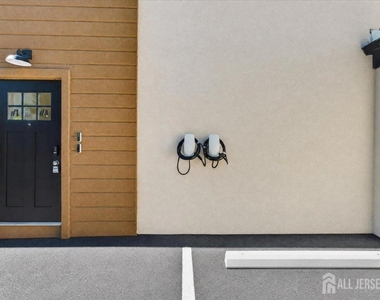 810 N 2nd Avenue - Photo Thumbnail 19