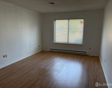 278 Crosse Drive - Photo Thumbnail 5