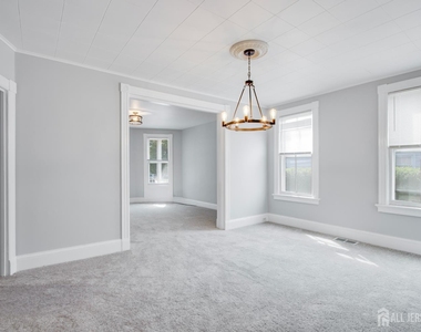 81 Woodbridge Avenue - Photo Thumbnail 7