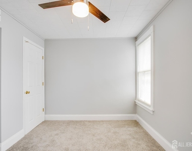 81 Woodbridge Avenue - Photo Thumbnail 13