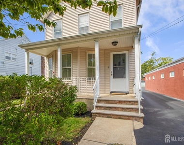 81 Woodbridge Avenue - Photo Thumbnail 2