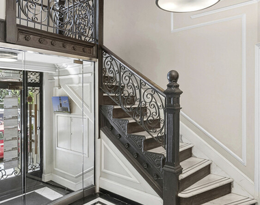 480 Central Park W - Photo Thumbnail 11