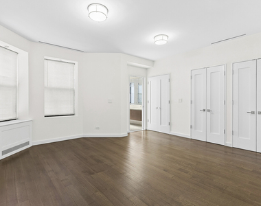 480 Central Park W - Photo Thumbnail 5