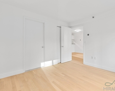 60 W 23rd Street - Photo Thumbnail 1