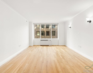 60 W 23rd Street - Photo Thumbnail 1