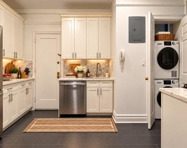 200 W 90th Street - Photo Thumbnail 2