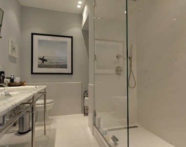 200 E 69th Street - Photo Thumbnail 11