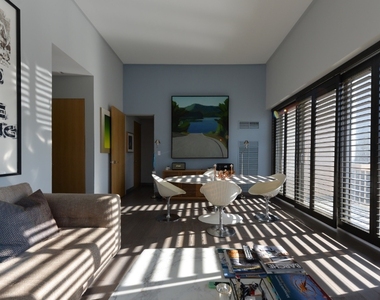 200 E 69th Street - Photo Thumbnail 3