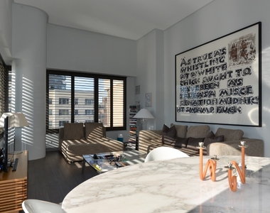200 E 69th Street - Photo Thumbnail 2