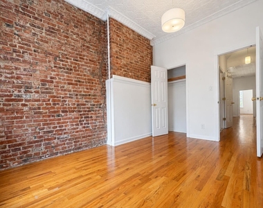 179 Irving Avenue - Photo Thumbnail 3