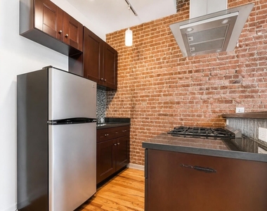 179 Irving Avenue - Photo Thumbnail 4