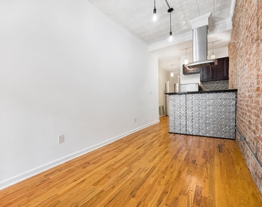 179 Irving Avenue - Photo Thumbnail 5