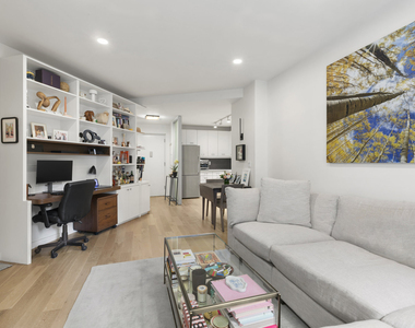 167 Perry Street - Photo Thumbnail 2