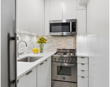 408 W 57th Street - Photo Thumbnail 2