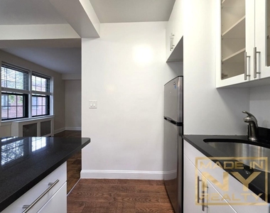 51-01 39th Avenue - Photo Thumbnail 2