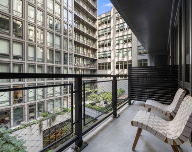 77 Charlton Street - Photo Thumbnail 4
