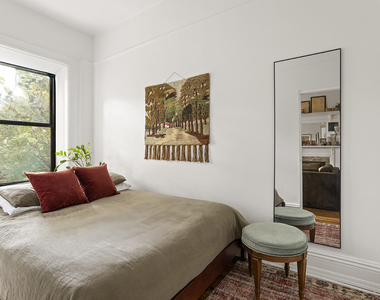 274 Hancock Street - Photo Thumbnail 2