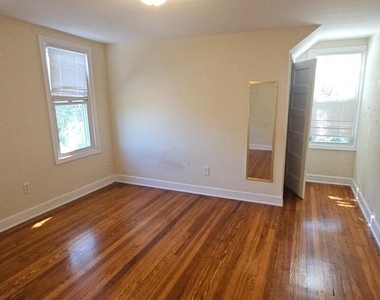 553 1/2 #2 N Loudoun Street - Photo Thumbnail 14