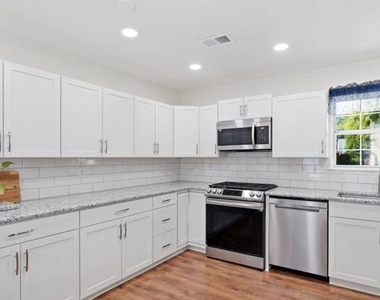 5633 Roundtree Drive - Photo Thumbnail 19