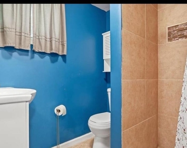 5633 Roundtree Drive - Photo Thumbnail 4
