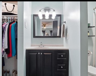 5633 Roundtree Drive - Photo Thumbnail 7