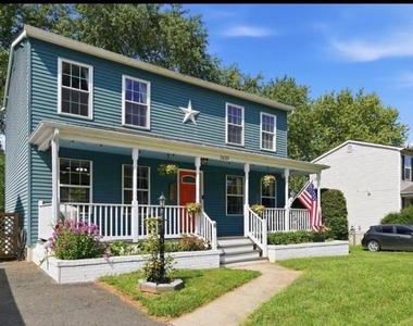 5633 Roundtree Drive - Photo Thumbnail 1