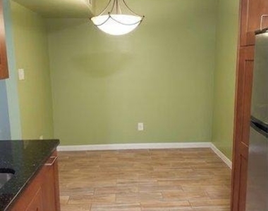 12219 Chaucer Lane - Photo Thumbnail 5