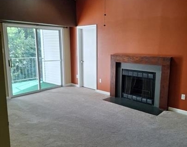 12219 Chaucer Lane - Photo Thumbnail 6
