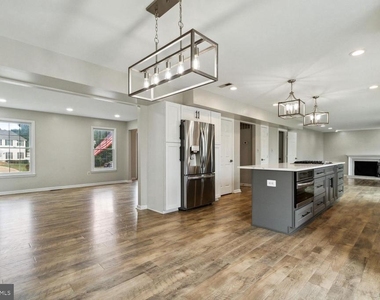 14842 Crotona Court - Photo Thumbnail 8